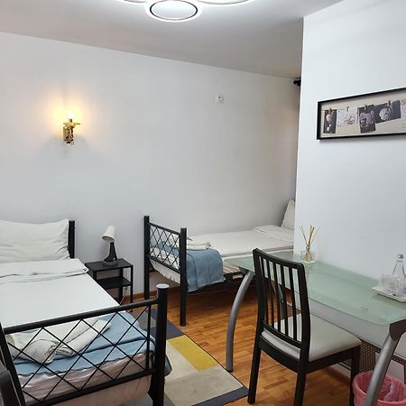 Adac Boutique Hotel Pantelimon Bagian luar foto