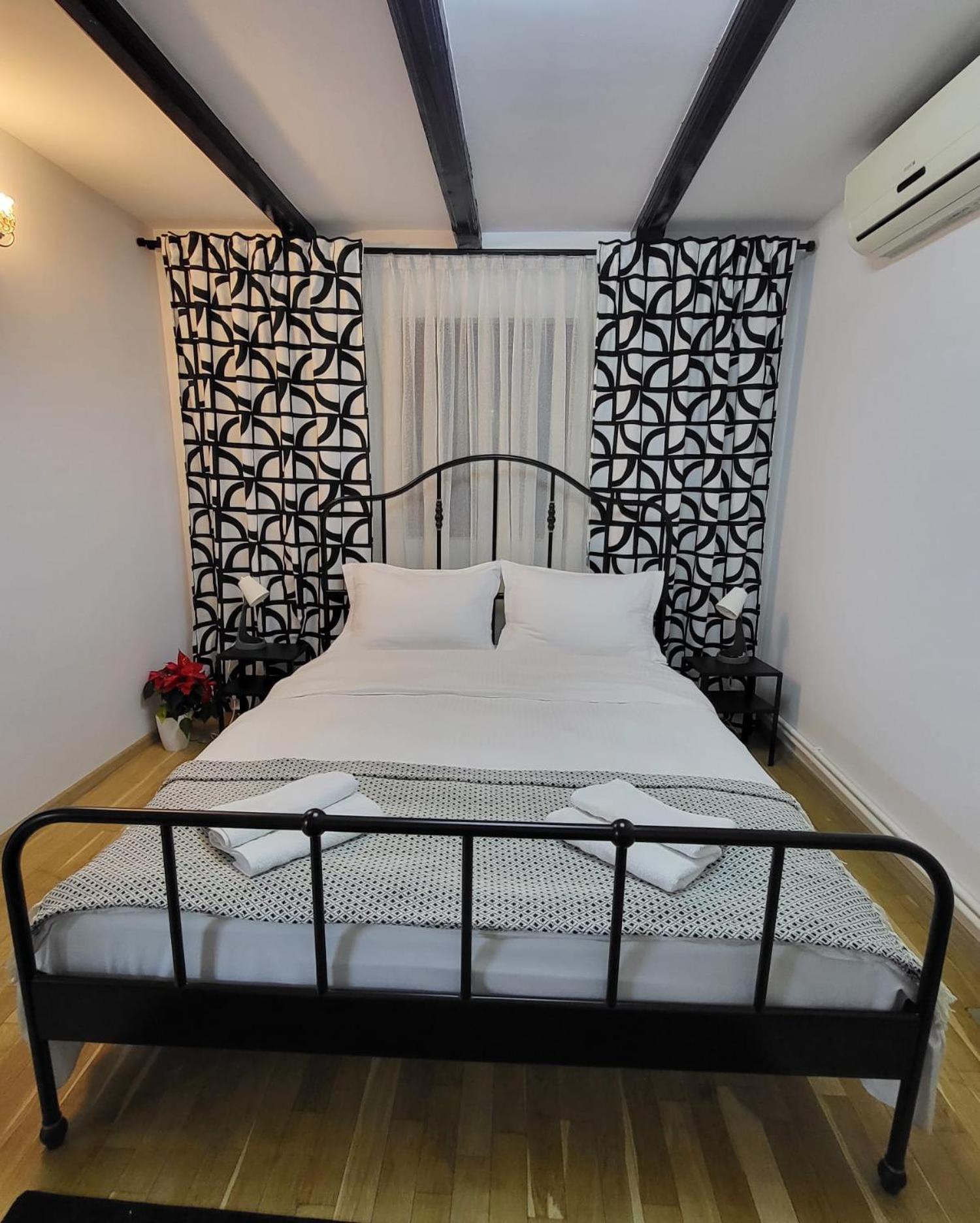 Adac Boutique Hotel Pantelimon Bagian luar foto