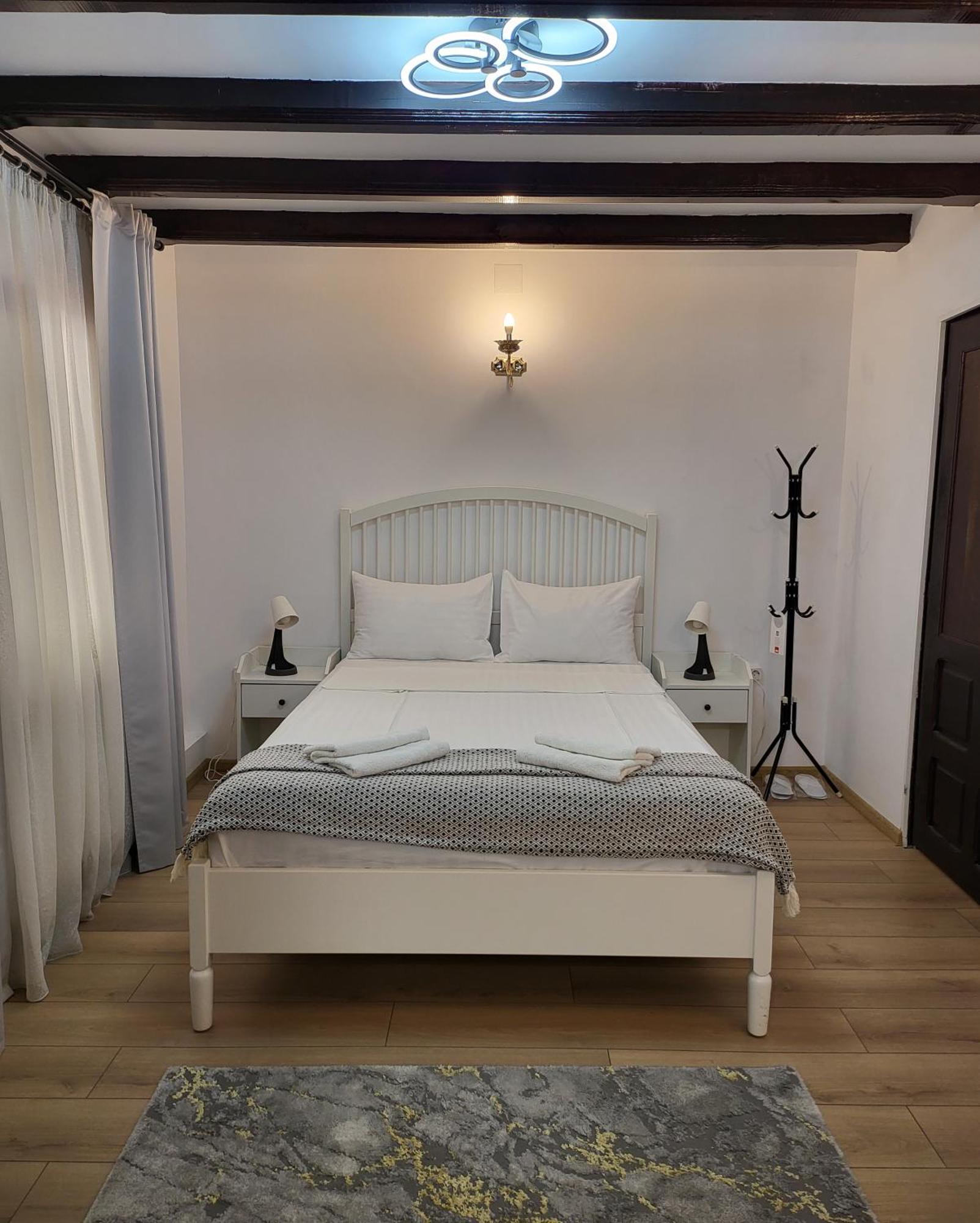 Adac Boutique Hotel Pantelimon Bagian luar foto